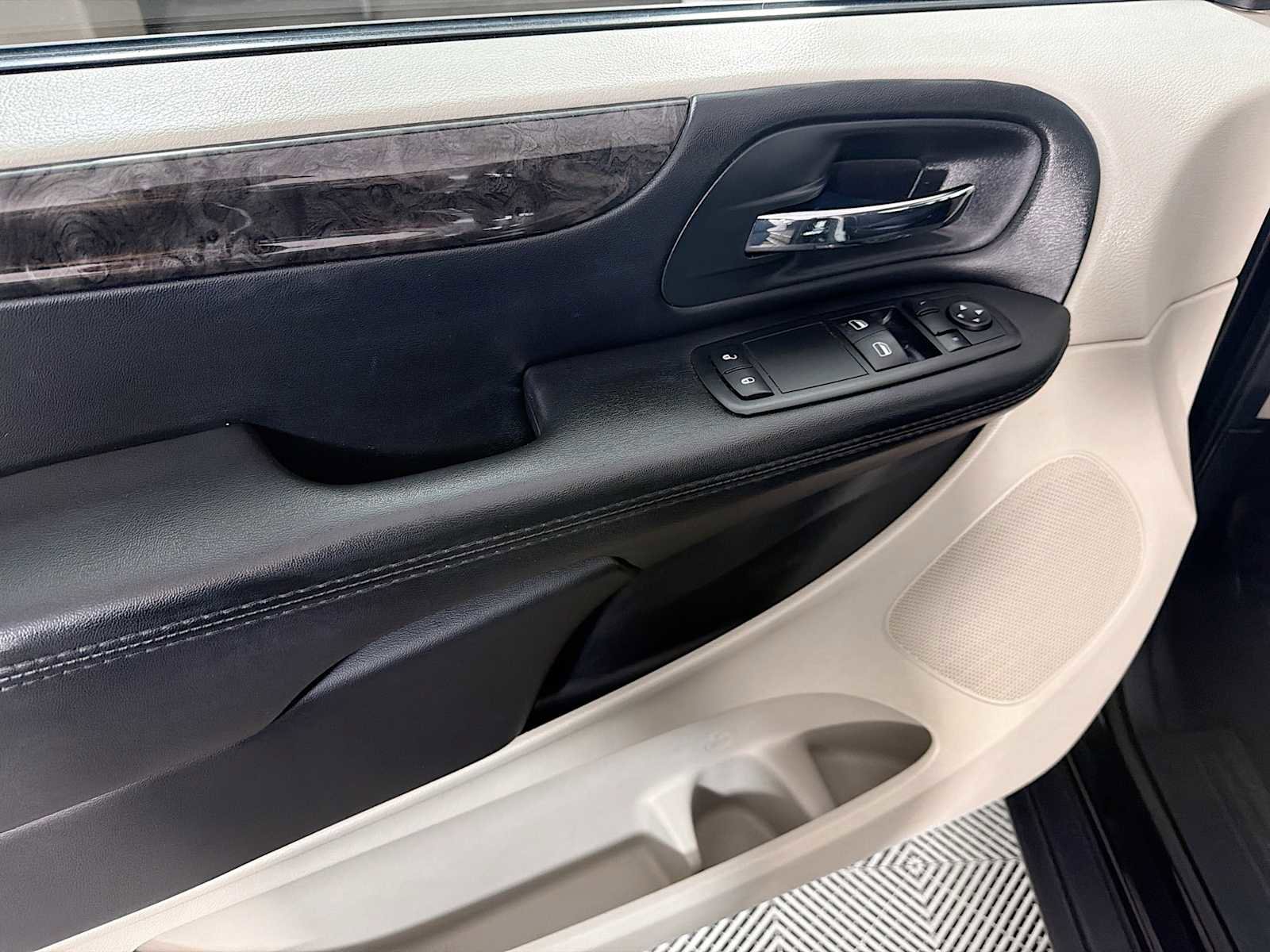 Used 2014 Dodge Grand Caravan American Value Package image 14