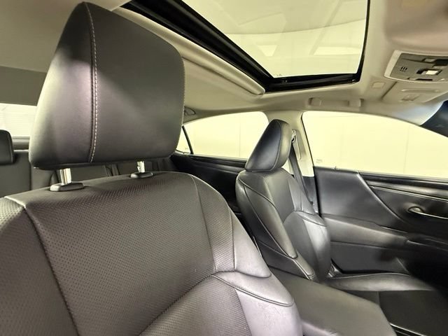 Used 2019 Lexus ES 350 w/ Accessory Package 2 FWD image 30