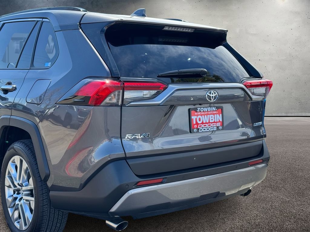 Used 2019 Toyota RAV4 Limited w/ Cold Weather Package image 4