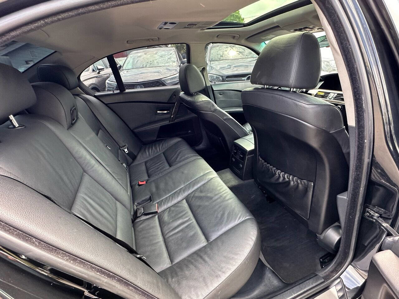 Used 2006 BMW 530xi Sedan image 18