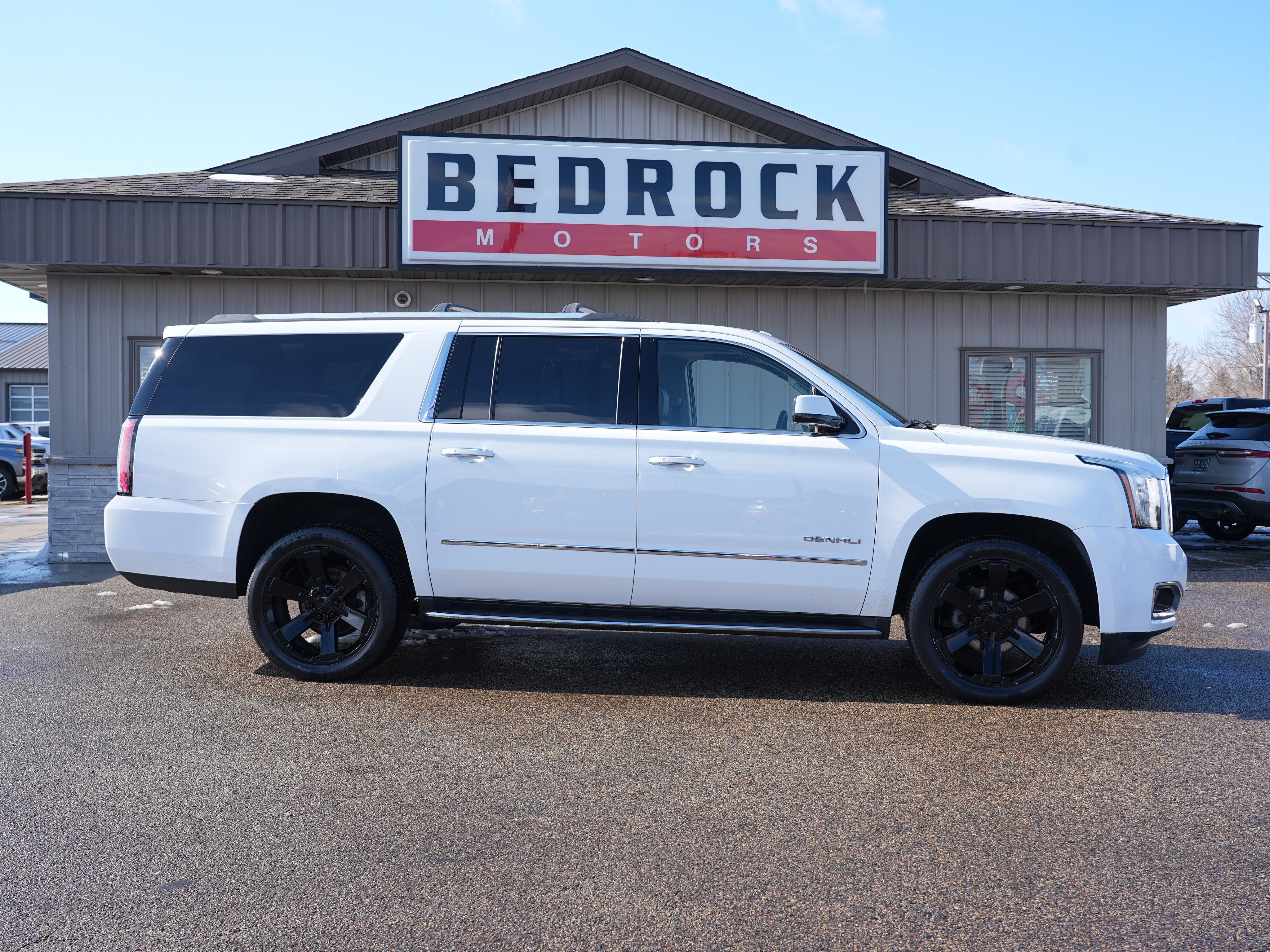 Used 2019 GMC Yukon XL Denali w/ Open Road Package image 2