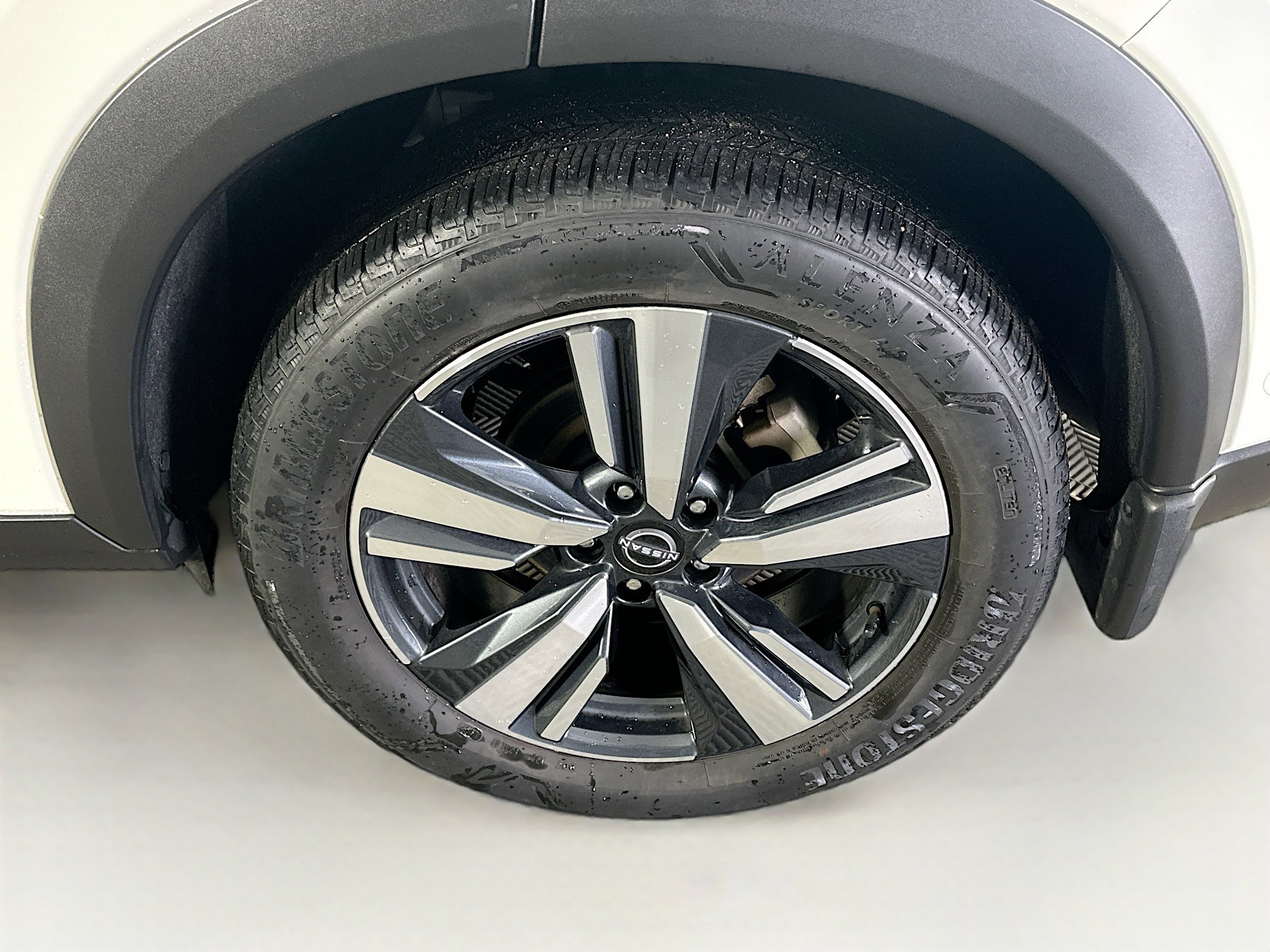 Used 2023 Nissan Rogue SL w/ SL Premium Package image 11