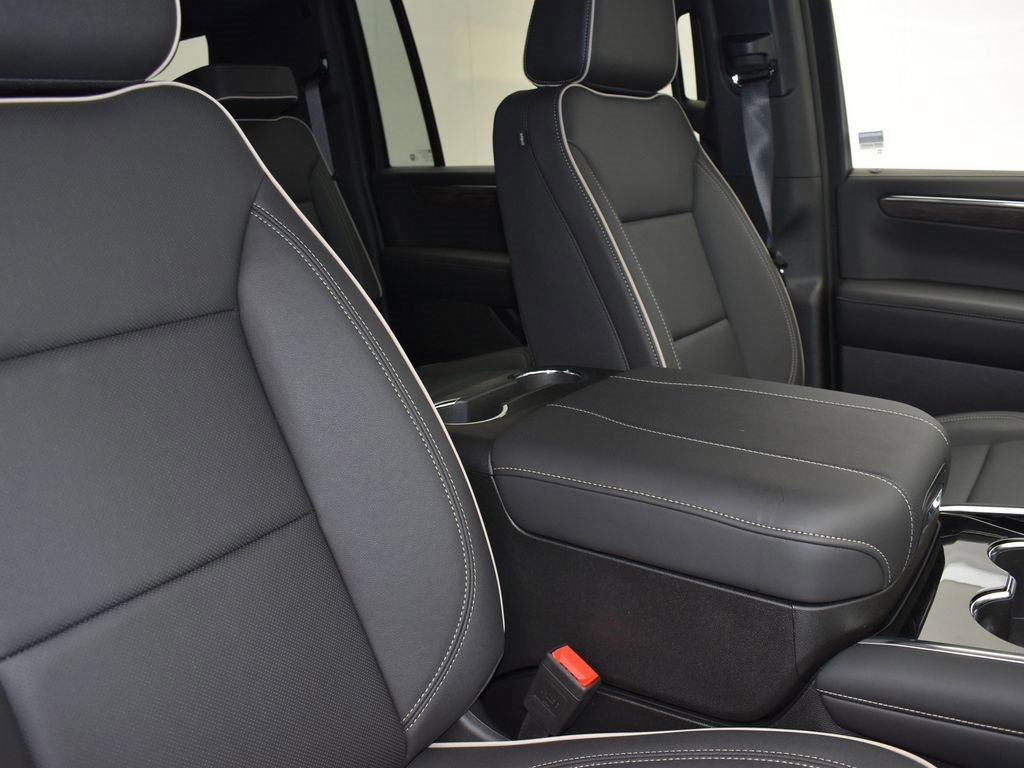 New 2025 Chevrolet Suburban Premier image 26