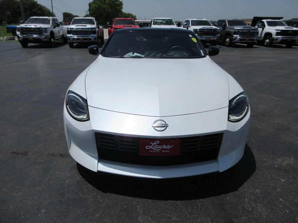 Used 2024 Nissan Z Performance w/ Floor Mat Package RWD image 11