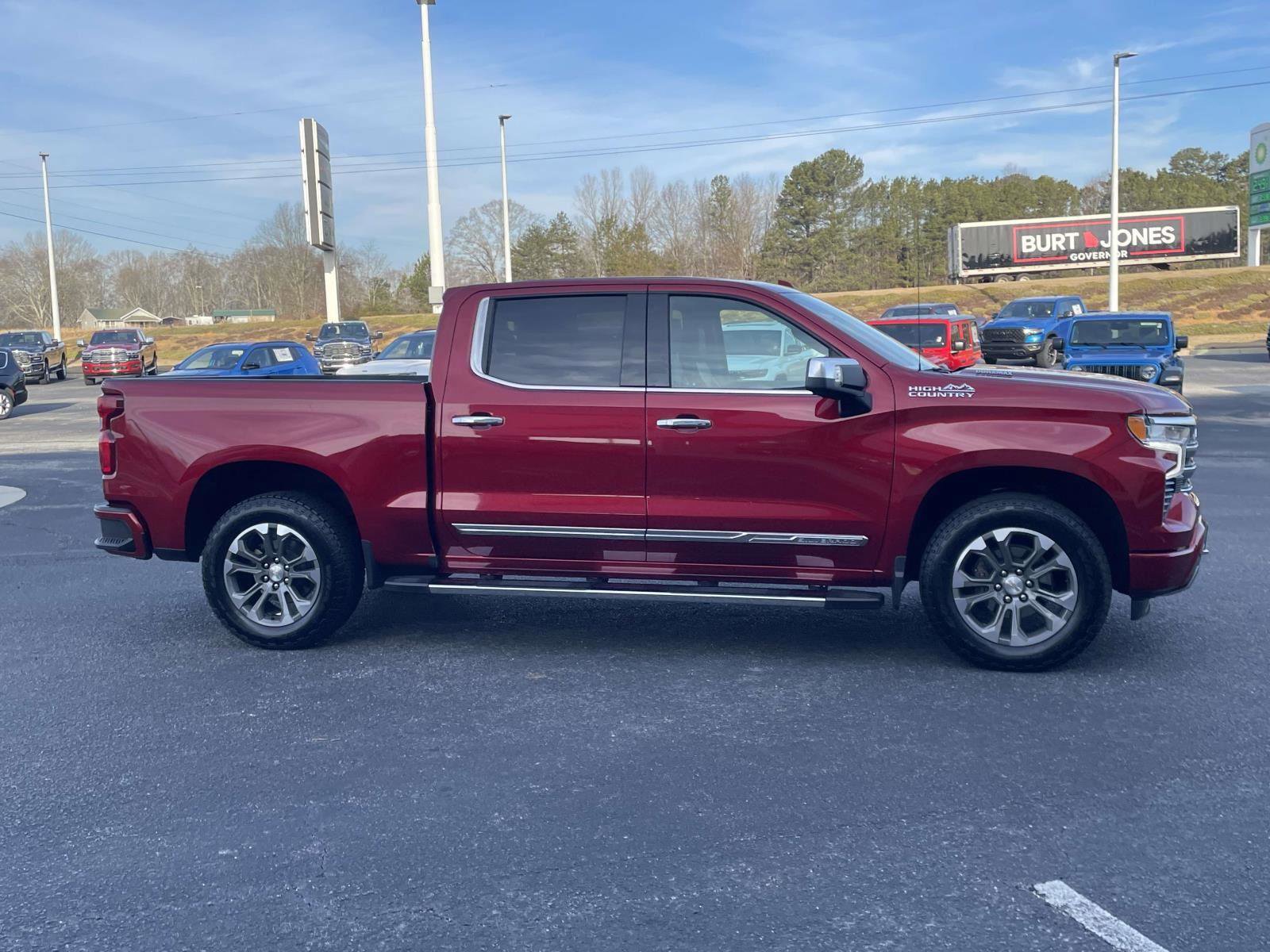 Used 2024 Chevrolet Silverado 1500 High Country w/ Technology Package image 2