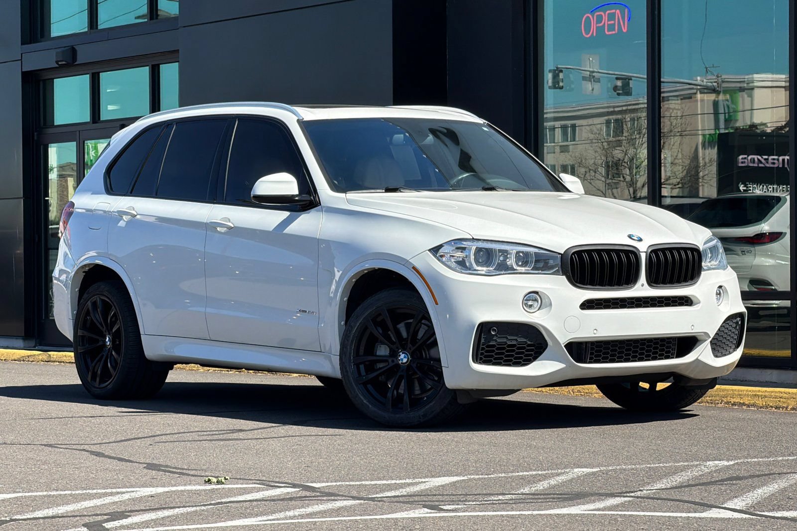 Used 2017 BMW X5 xDrive50i AWD/4WD image 2