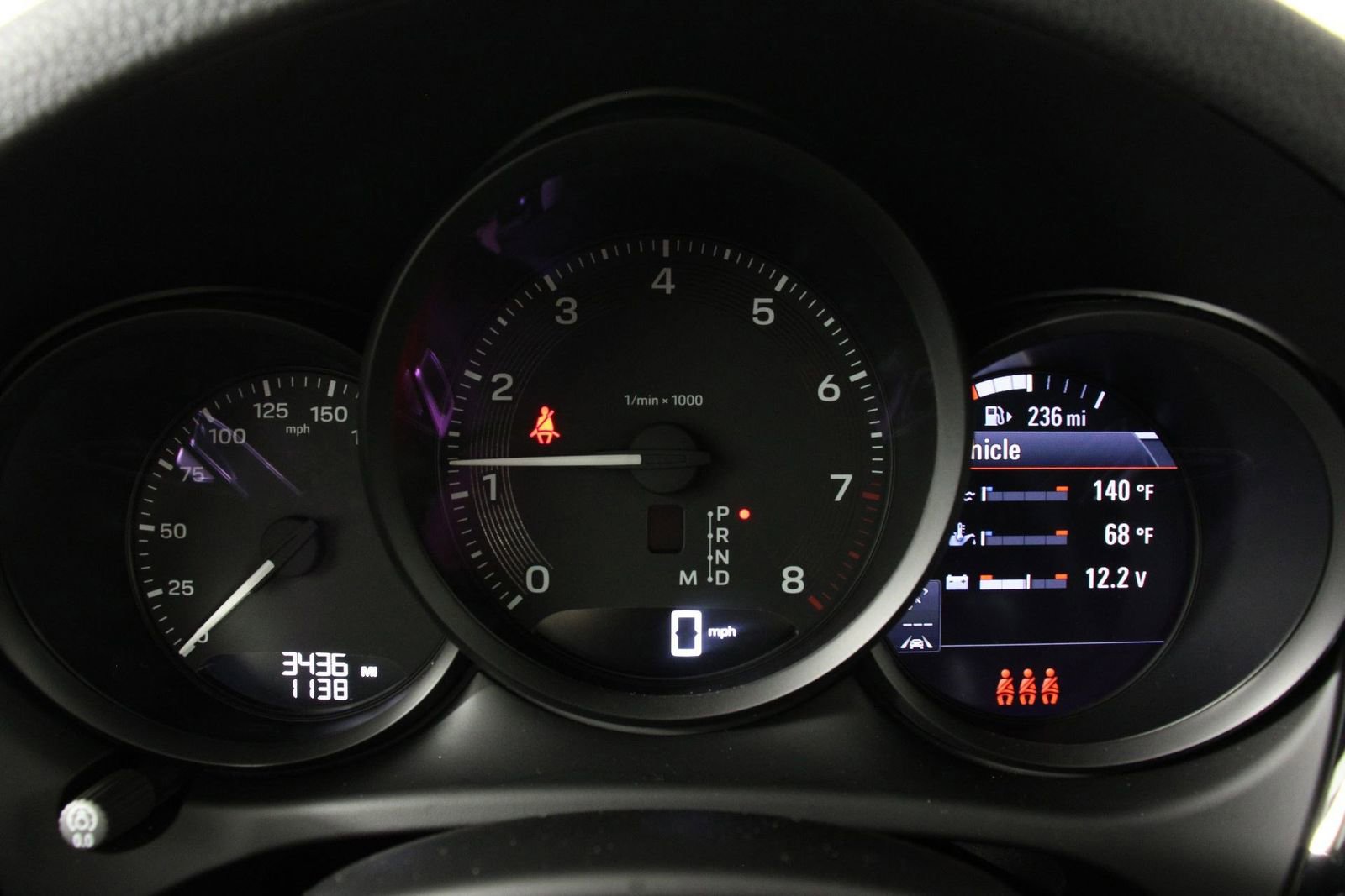 Certified 2025 Porsche Macan image 16