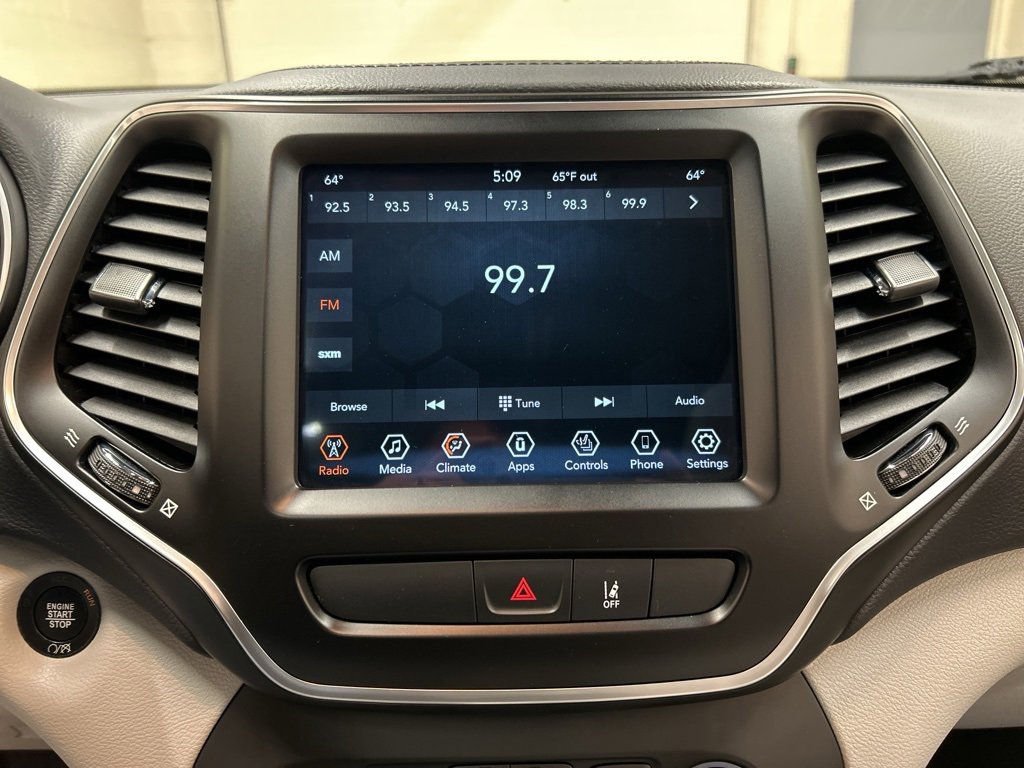 Used 2022 Jeep Cherokee Latitude Lux w/ Sun & Sound Group image 24