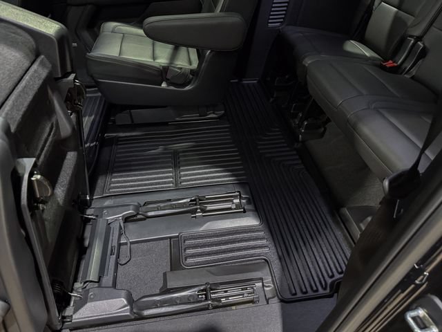 Used 2023 Chevrolet Suburban High Country AWD/4WD image 22