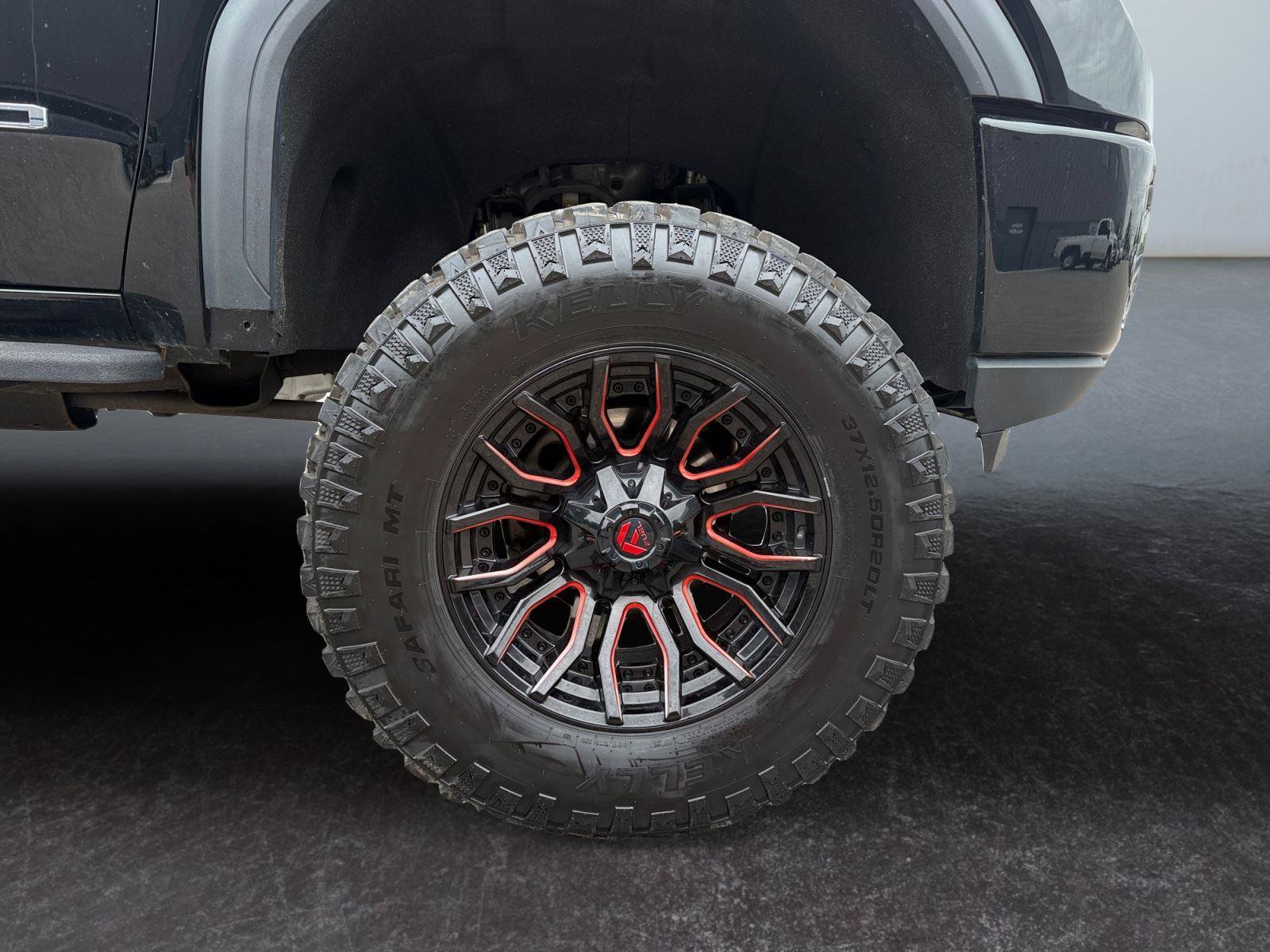 Used 2021 GMC Sierra 2500 AT4 w/ AT4 Premium Plus Package AWD/4WD image 29