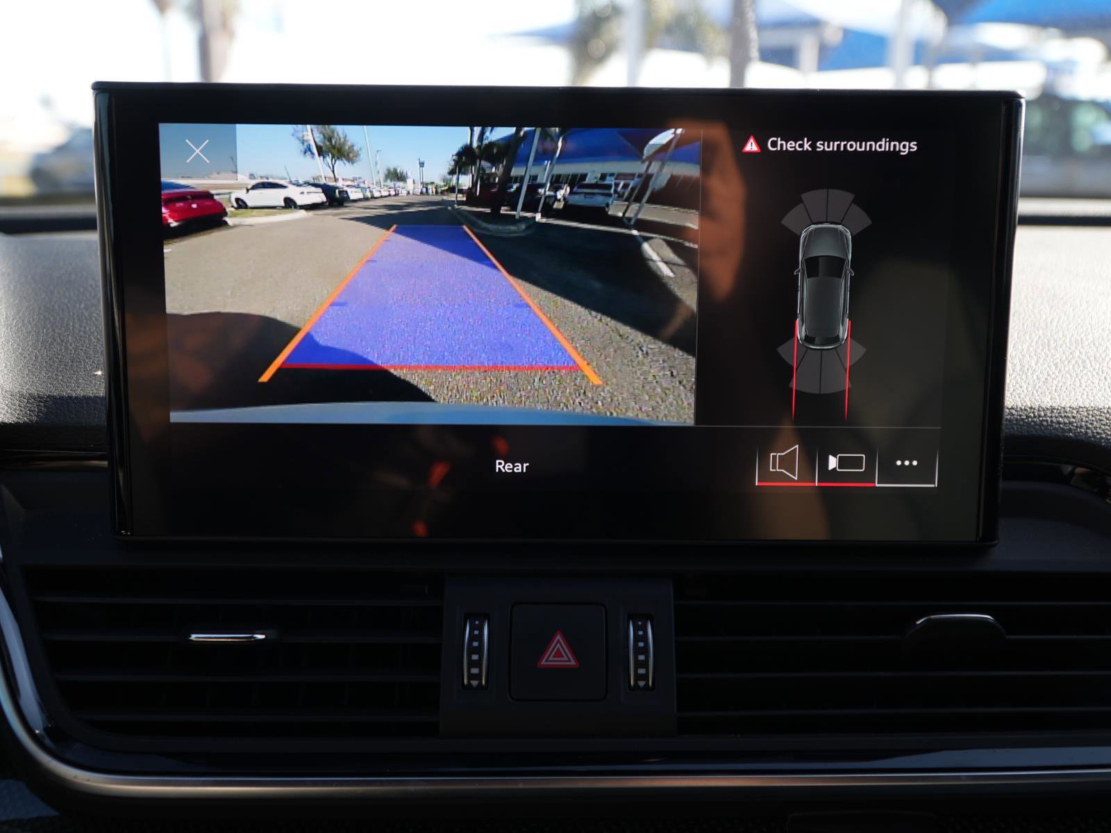 Used 2022 Audi SQ5 Premium w/ Convenience Package image 24