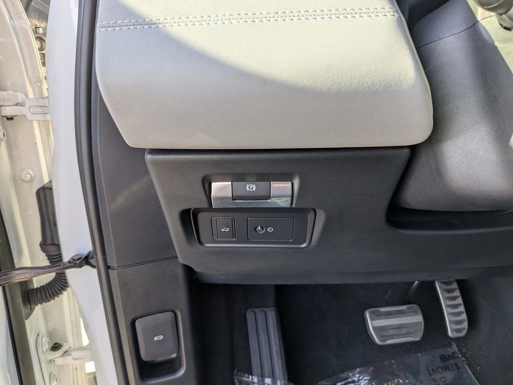 Used 2023 Land Rover Range Rover Evoque R-Dynamic SE image 26