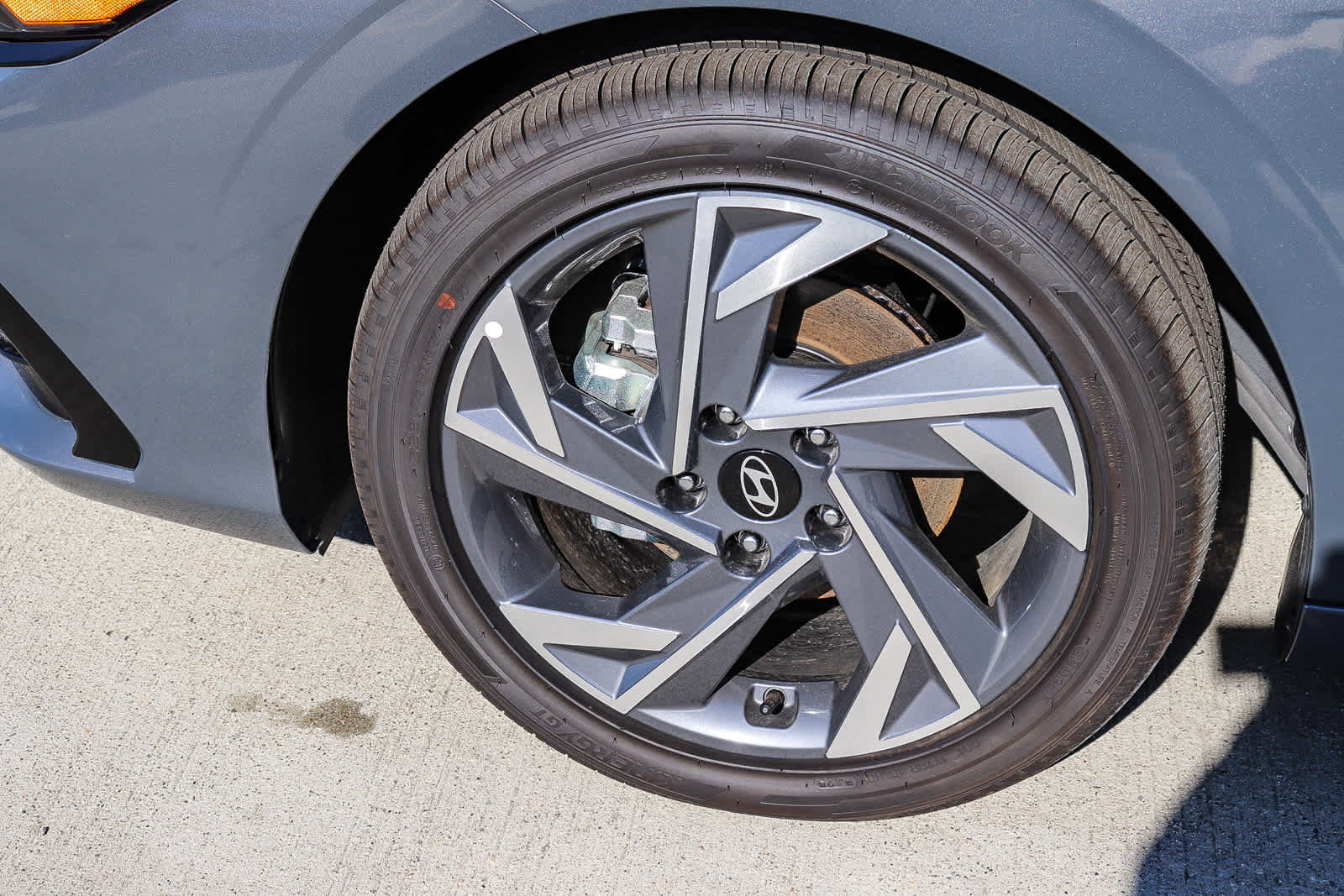 New 2026 Hyundai Elantra Limited FWD image 12