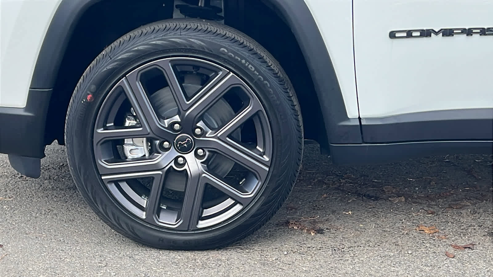 New 2026 Jeep Compass Latitude image 9