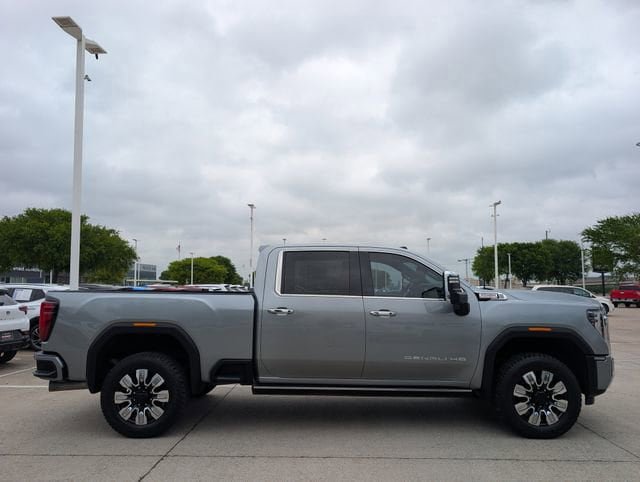 Used 2024 GMC Sierra 2500 Denali w/ Denali Reserve Package image 3