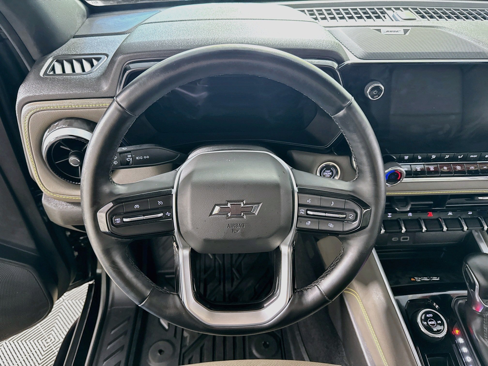 Used 2025 Chevrolet Colorado ZR2 w/ Technology Package AWD/4WD image 17