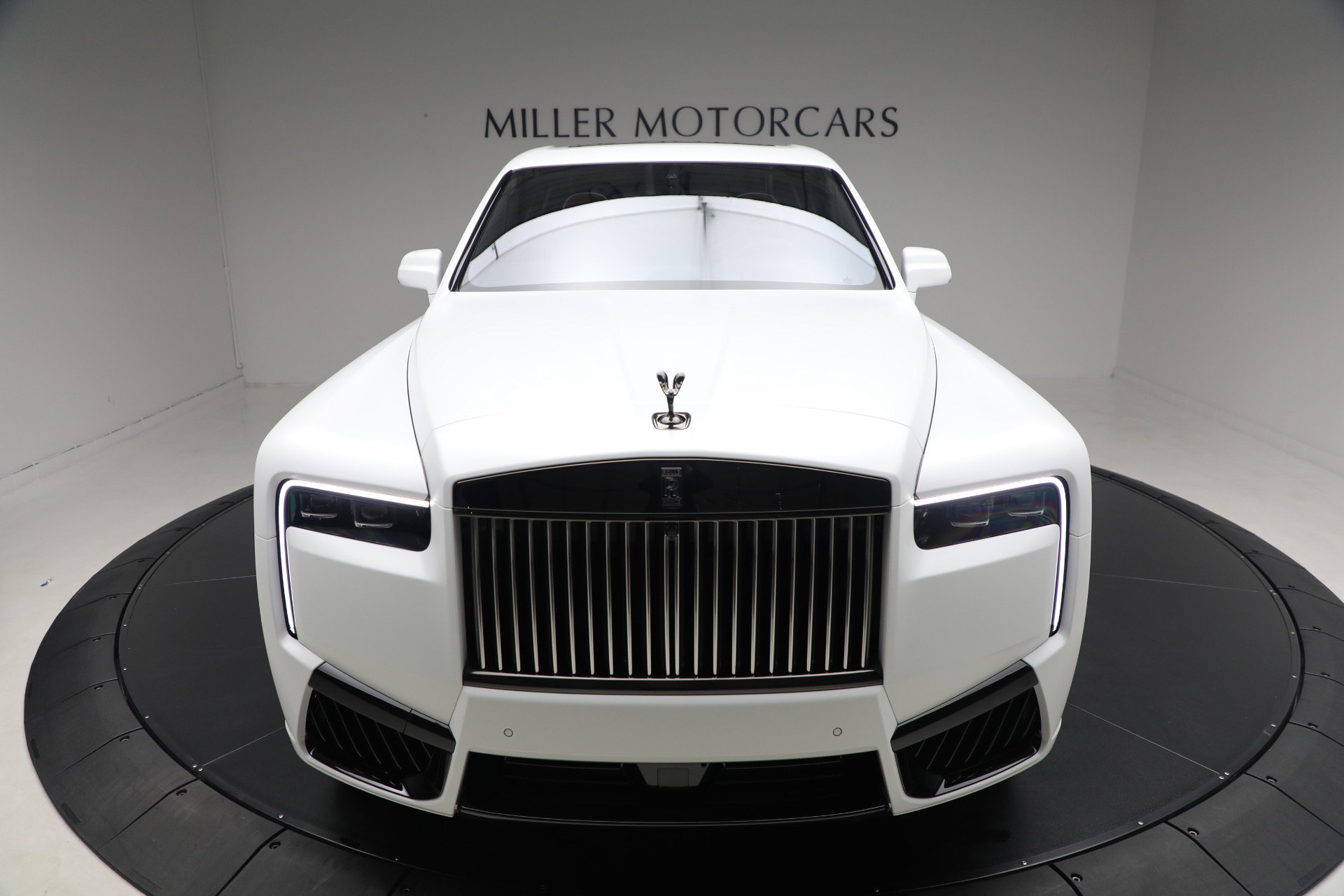 Certified 2025 Rolls-Royce Cullinan Black Badge AWD/4WD image 15