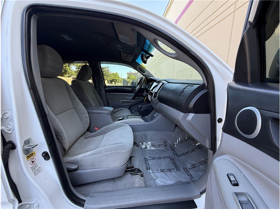 Used 2010 Toyota Tacoma PreRunner RWD image 11