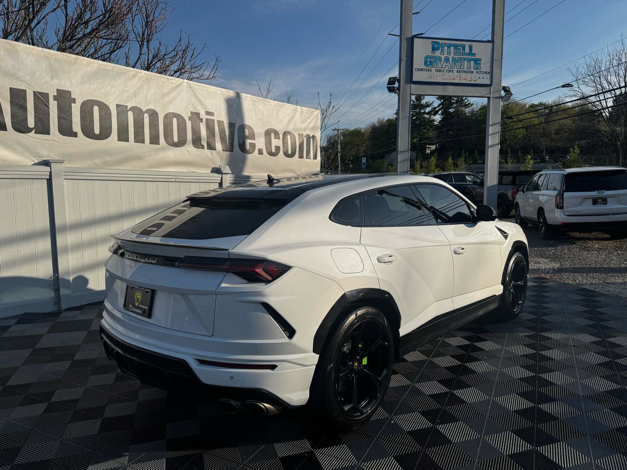 Used 2022 Lamborghini Urus image 6