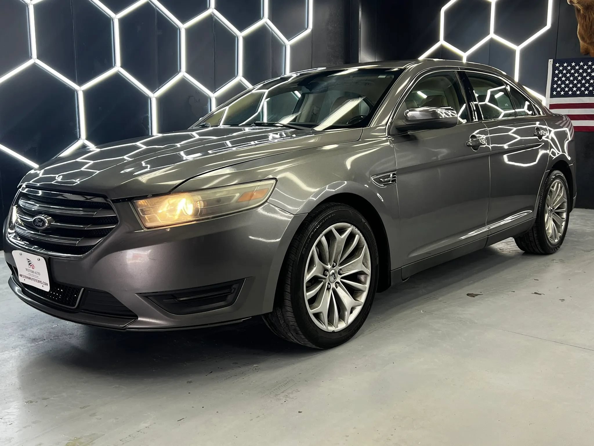 Used 2014 Ford Taurus Limited