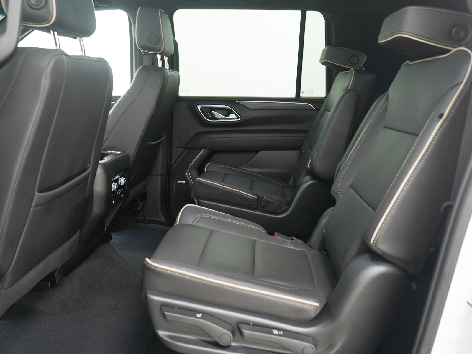 Used 2023 GMC Yukon XL SLT image 18