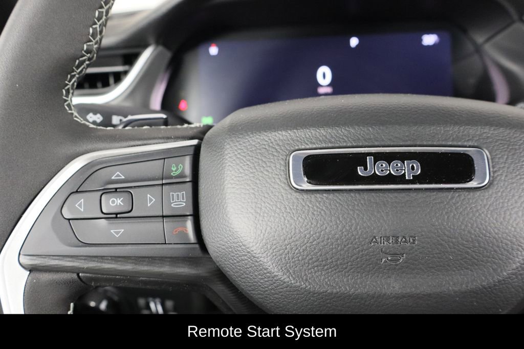 New 2025 Jeep Grand Cherokee Laredo image 8