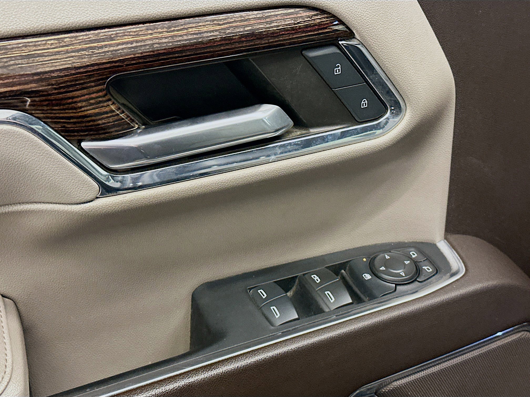 Used 2024 GMC Sierra 1500 SLE image 15