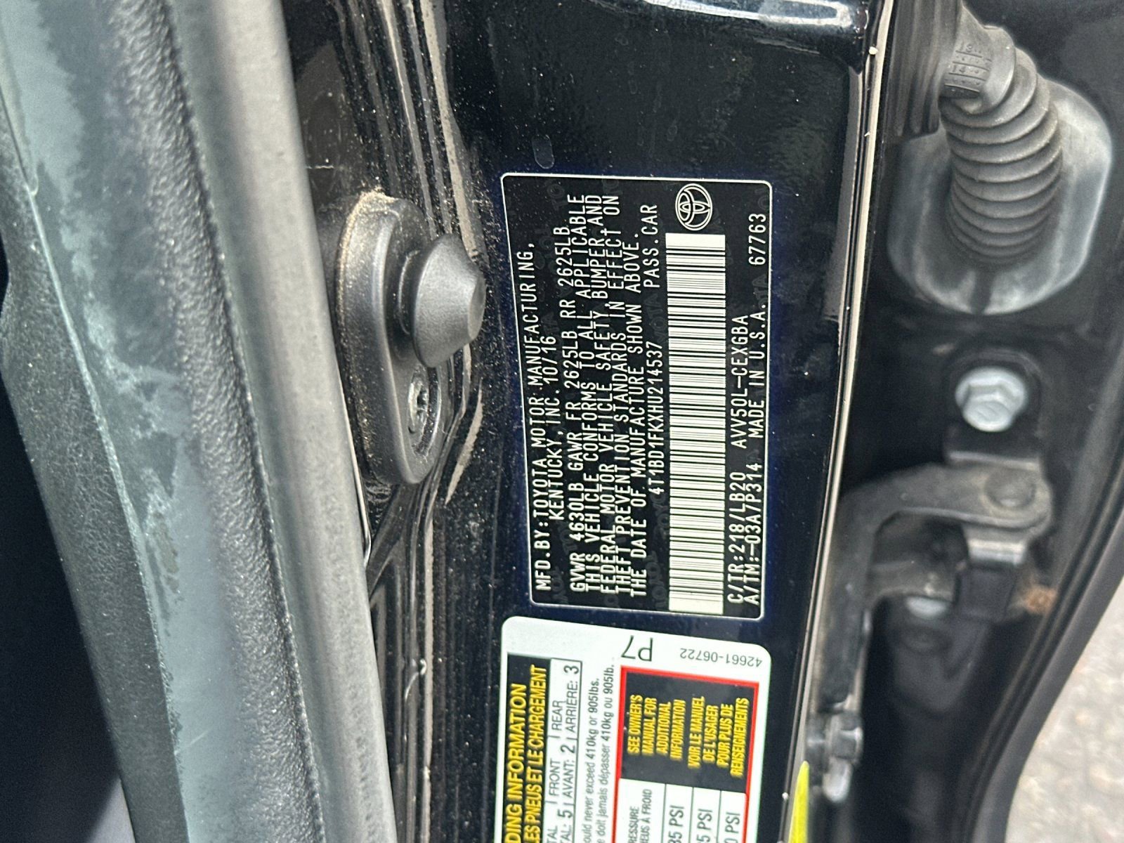 Used 2017 Toyota Camry XLE w/ Moonroof Package FWD image 25