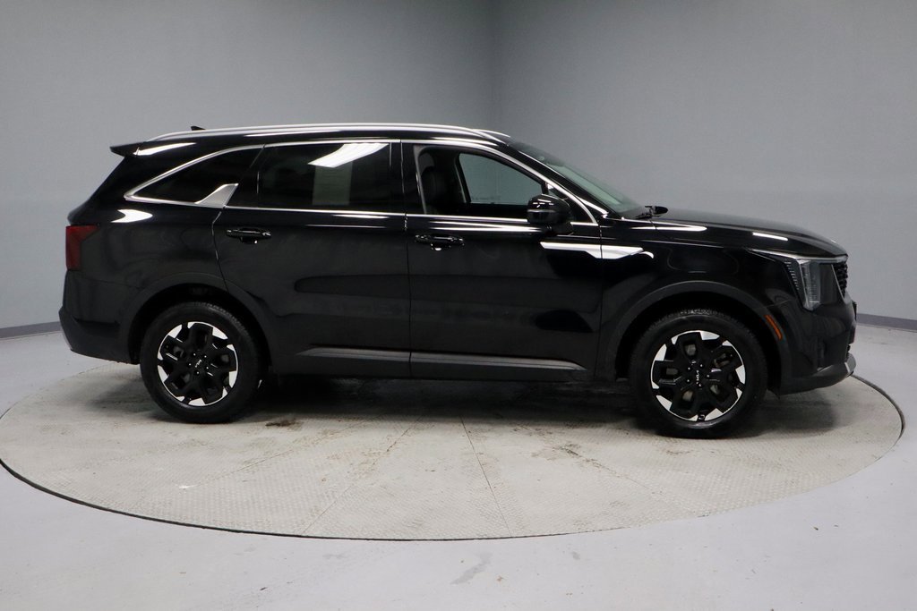 Used 2024 Kia Sorento S image 14