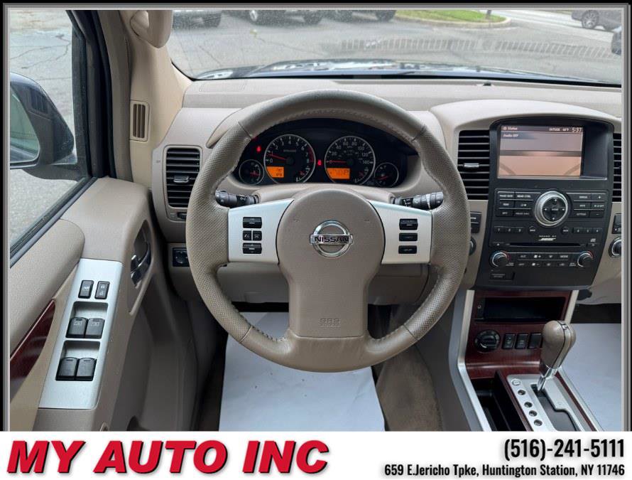 Used 2011 Nissan Pathfinder LE image 13