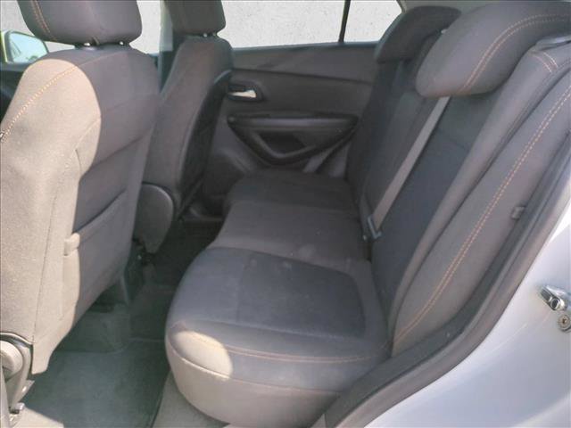 Used 2020 Chevrolet Trax LS w/ LPO, Protection Package FWD image 18