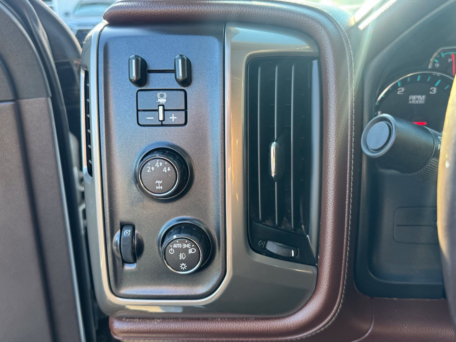 Used 2016 Chevrolet Silverado 3500 High Country w/ Duramax Plus Package AWD/4WD image 19
