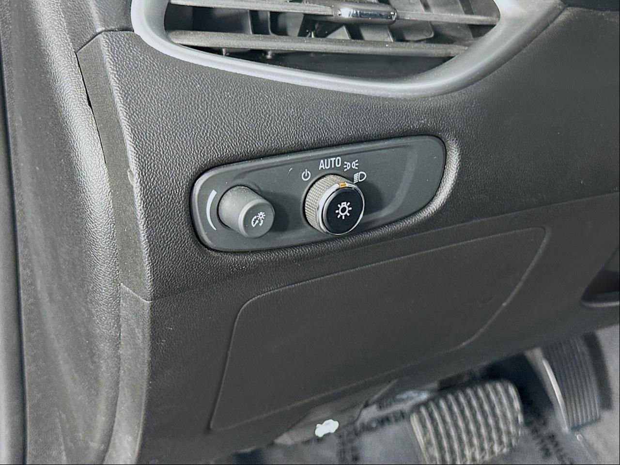 Used 2023 Chevrolet Malibu LT image 26