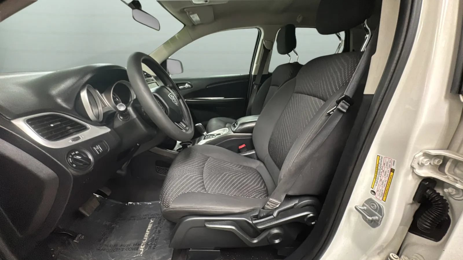 Used 2017 Dodge Journey SE FWD image 19