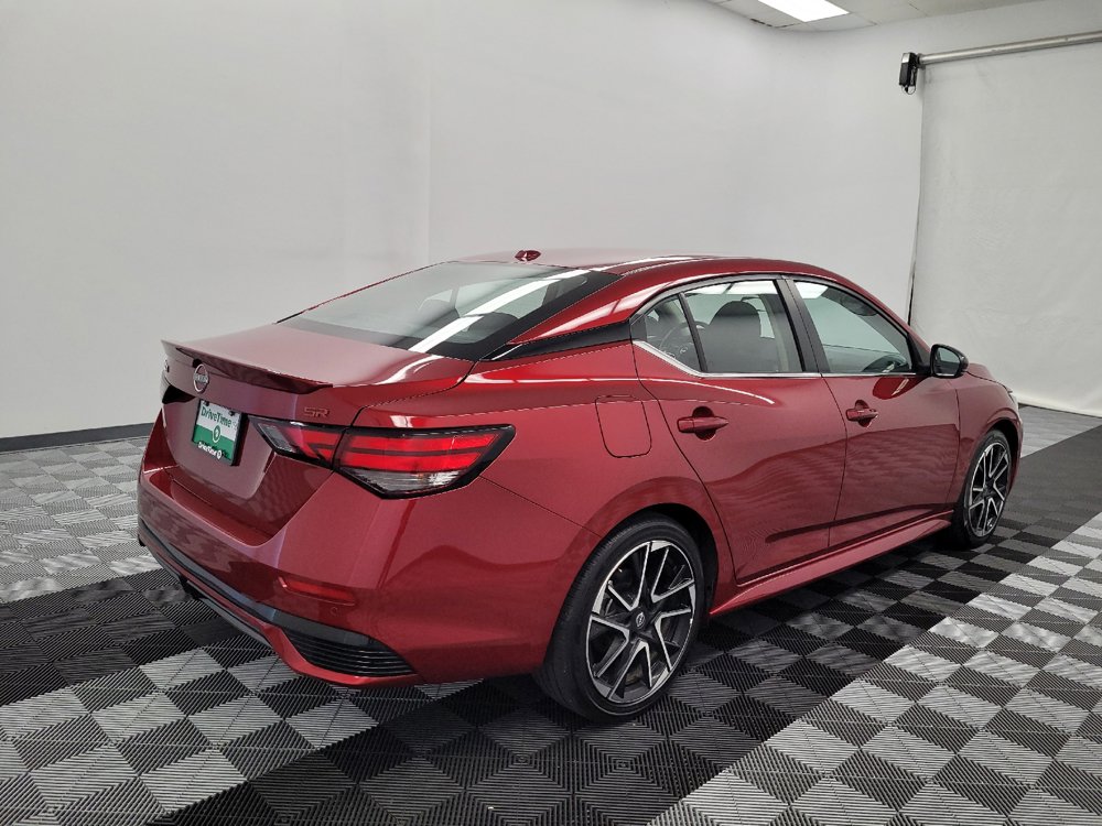 Used 2025 Nissan Sentra SR FWD image 9