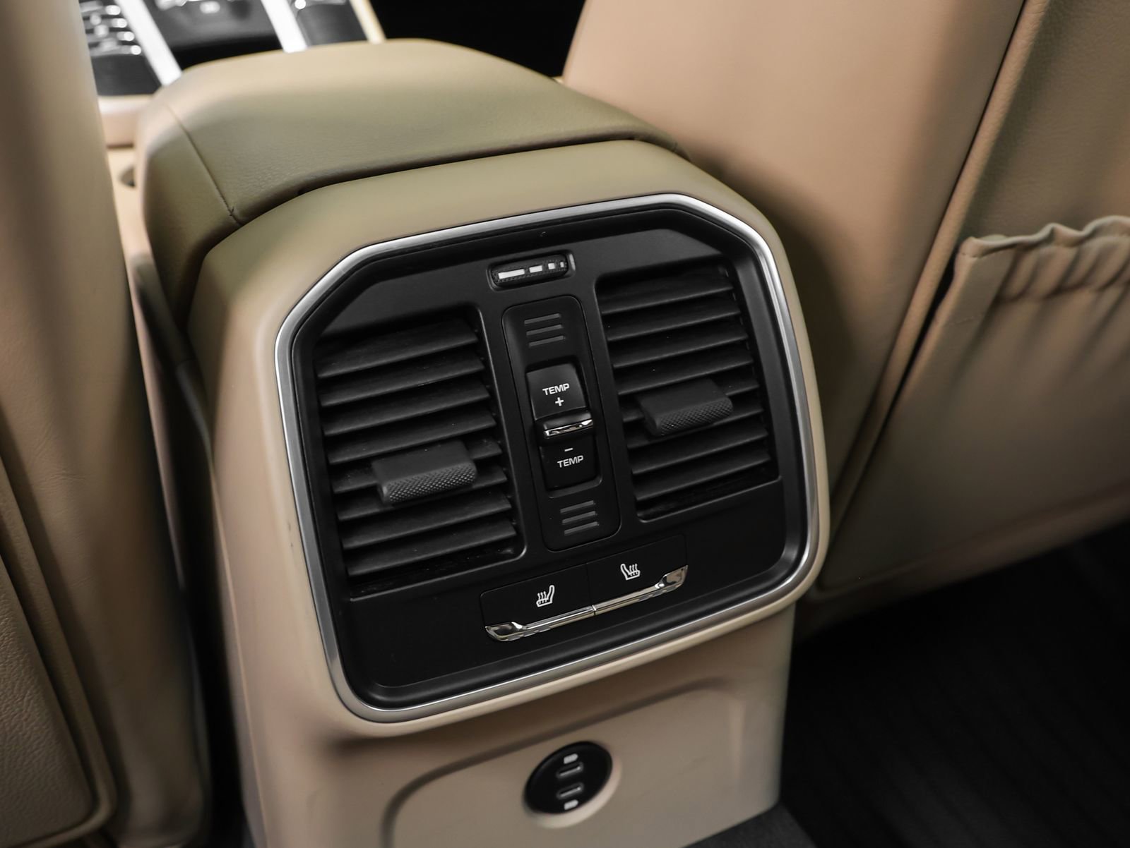 Used 2020 Porsche Macan image 36