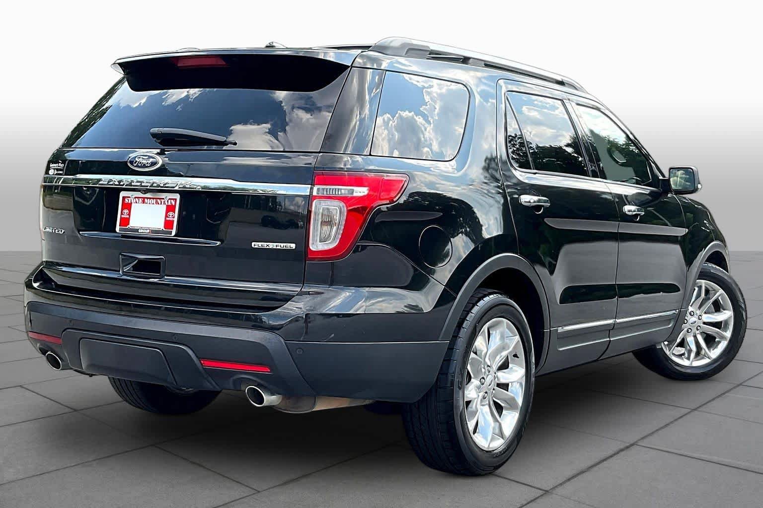 Used 2015 Ford Explorer Limited w/ Equipment Group 302A FWD image 12