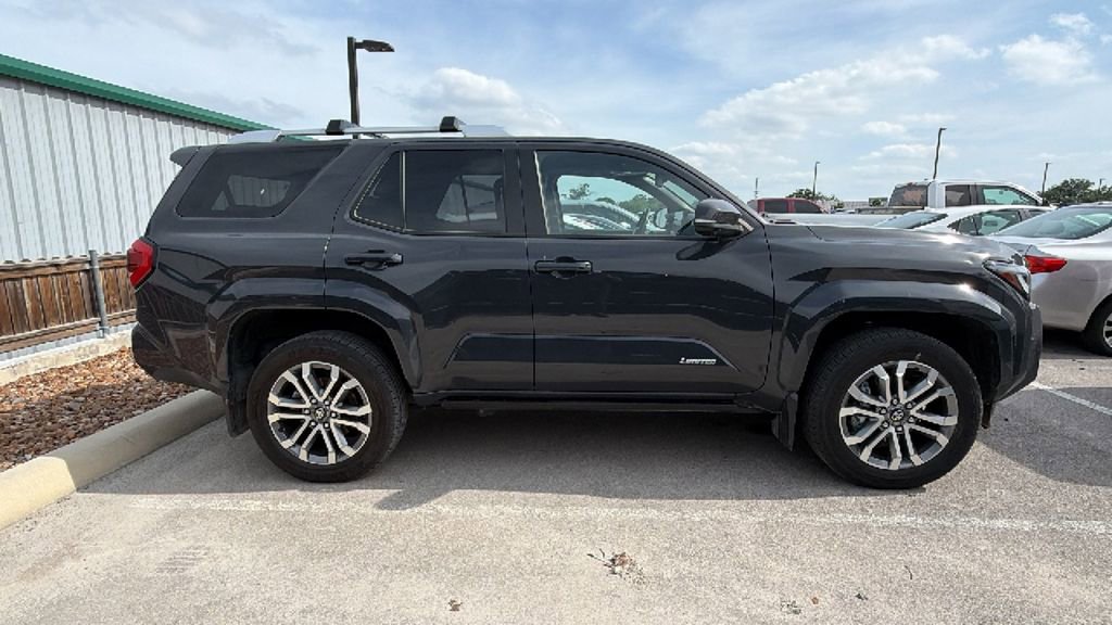 Used 2025 Toyota 4Runner Limited AWD/4WD image 3