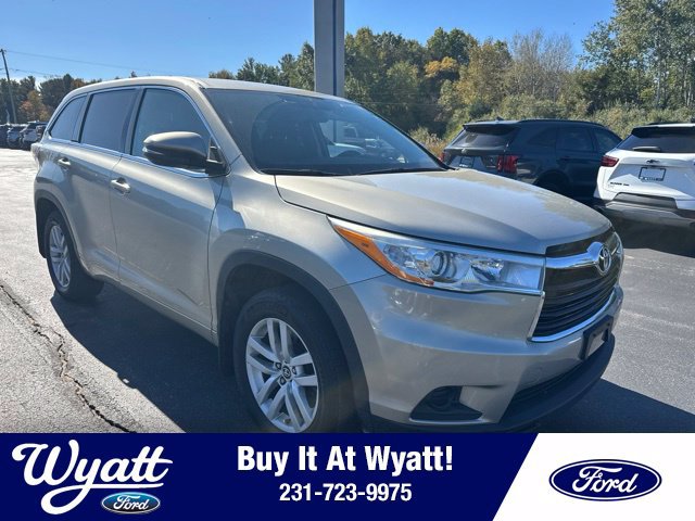 Used 2016 Toyota Highlander LE AWD/4WD image 1