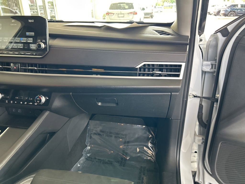 Used 2024 Mitsubishi Outlander AWD image 24