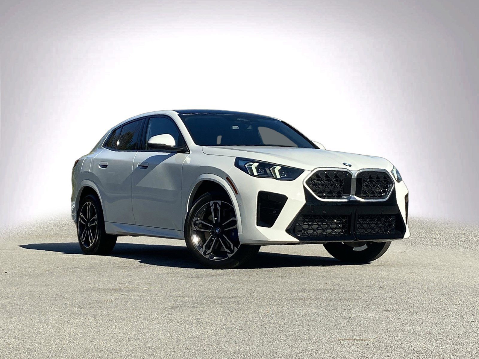 Used 2026 BMW X2 xDrive28i w/ Technology Package image 2