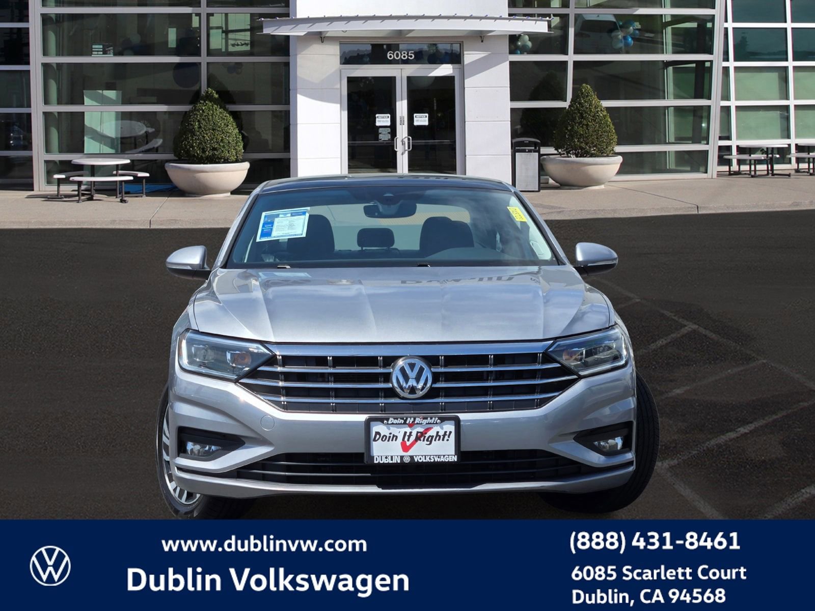 Used 2020 Volkswagen Jetta SEL Premium FWD image 2