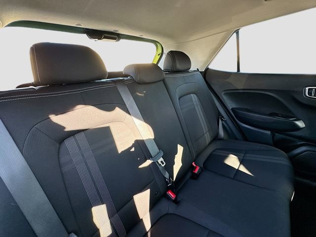 Used 2020 Hyundai Venue SEL image 24