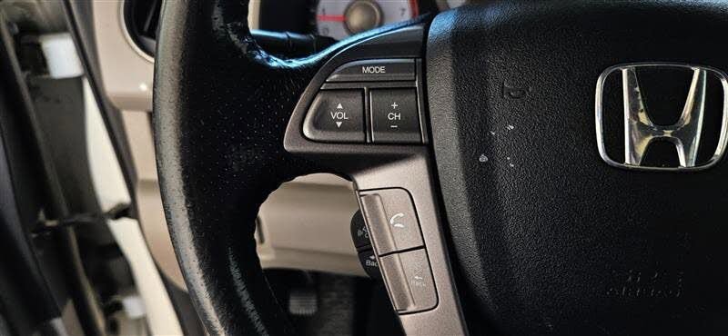 Used 2010 Honda Pilot Touring image 10