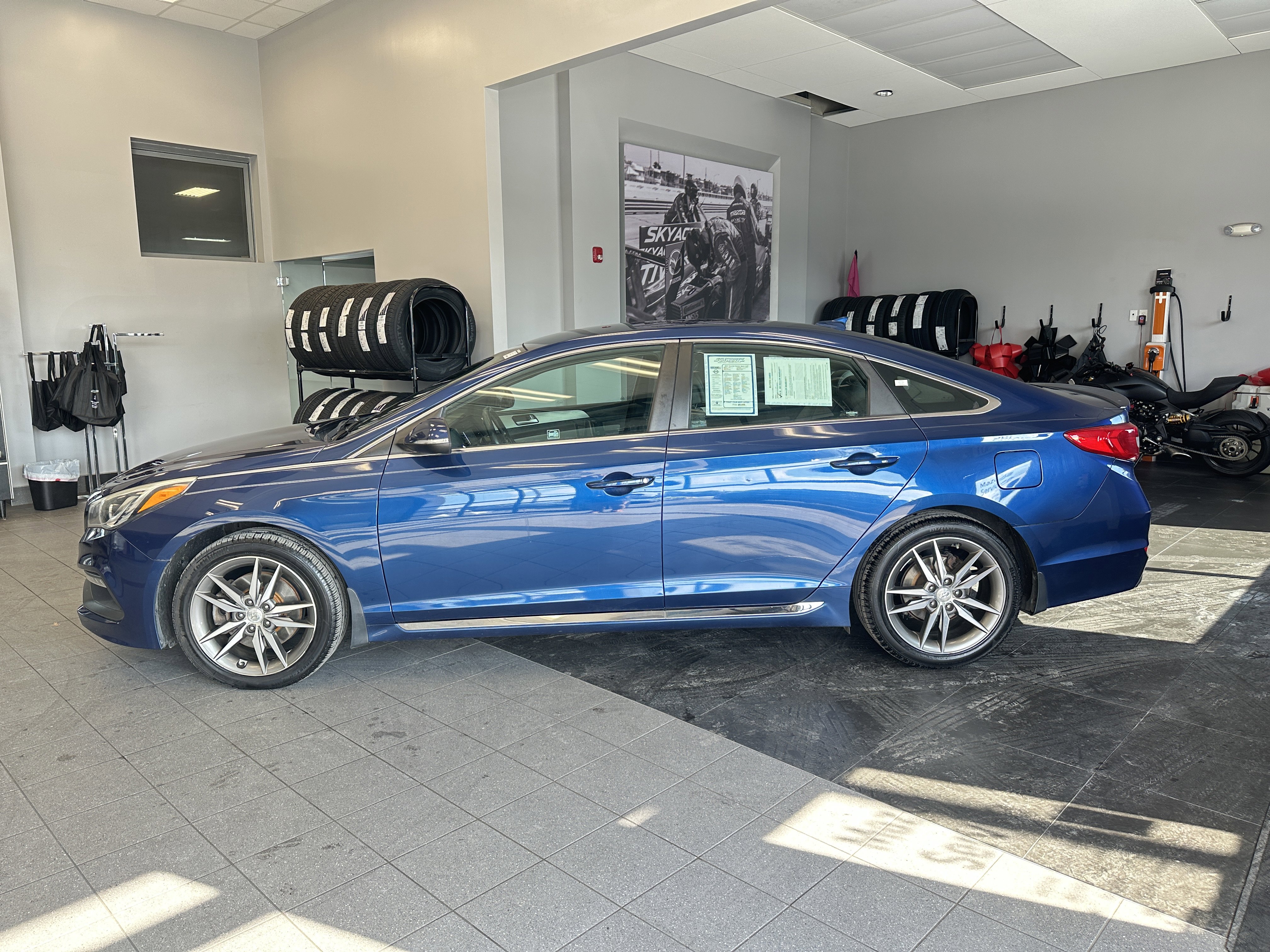 Used 2017 Hyundai Sonata Sport 2.0T FWD image 3