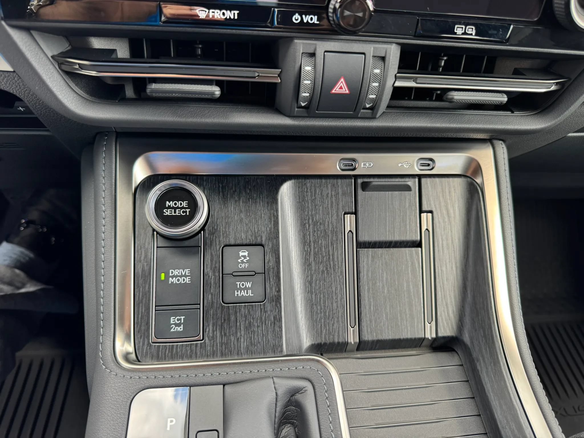 Used 2026 Lexus GX 550 w/ Accessory Package (2T) AWD/4WD image 43