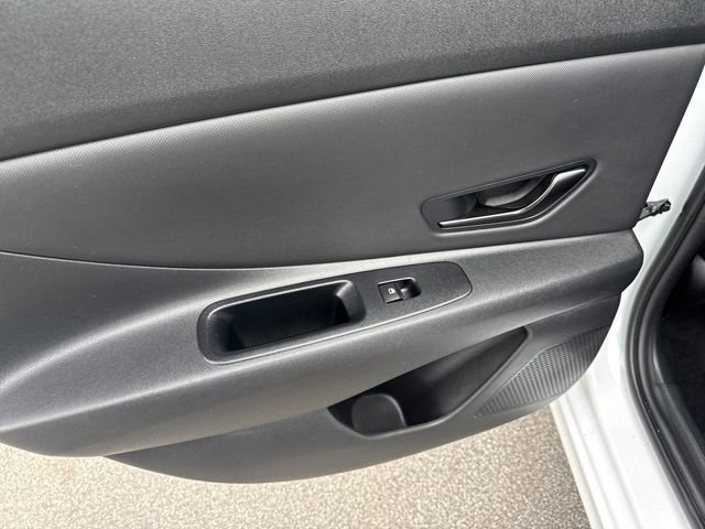 Used 2025 Hyundai Elantra Sport image 15