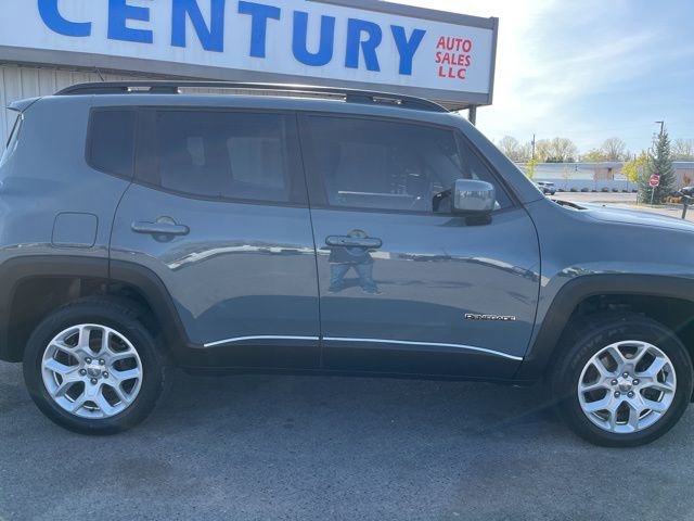 Used 2017 Jeep Renegade Latitude w/ Popular Equipment Group AWD/4WD image 15