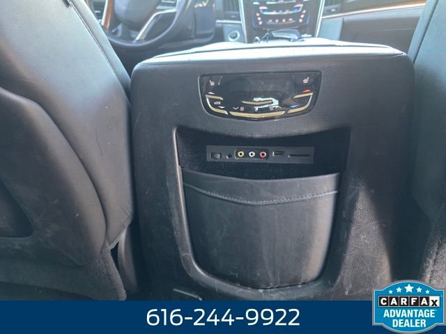 Used 2016 Cadillac Escalade Luxury AWD/4WD image 13