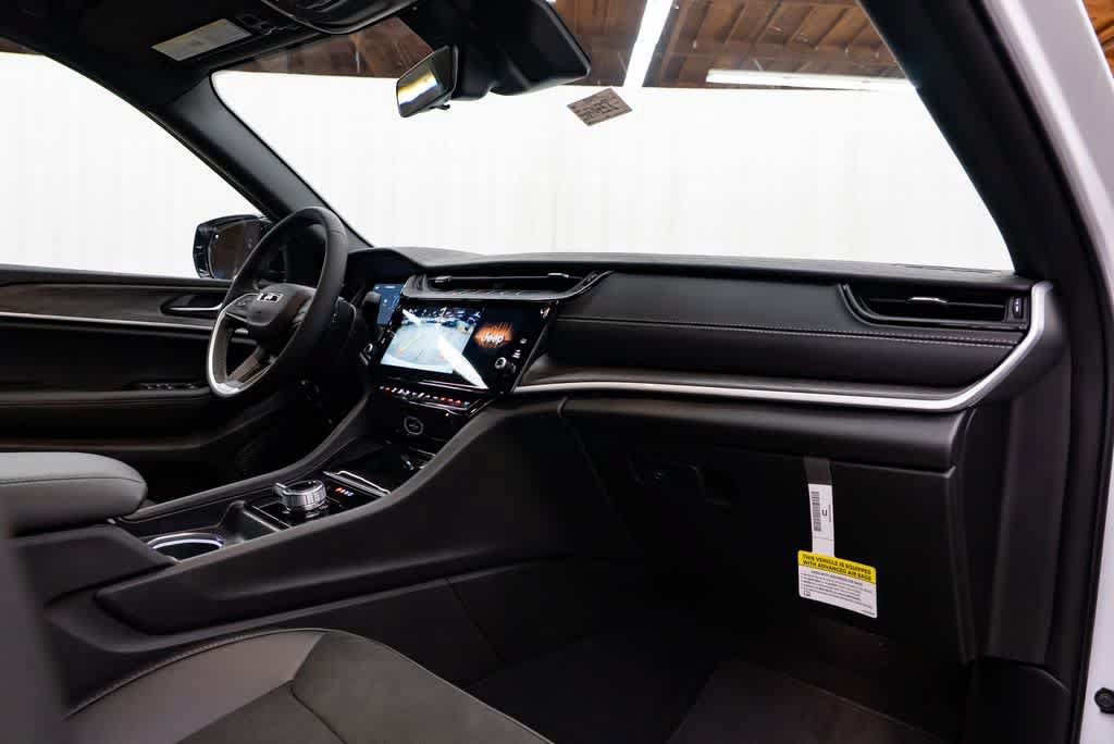 New 2026 Jeep Grand Cherokee L 4WD image 33